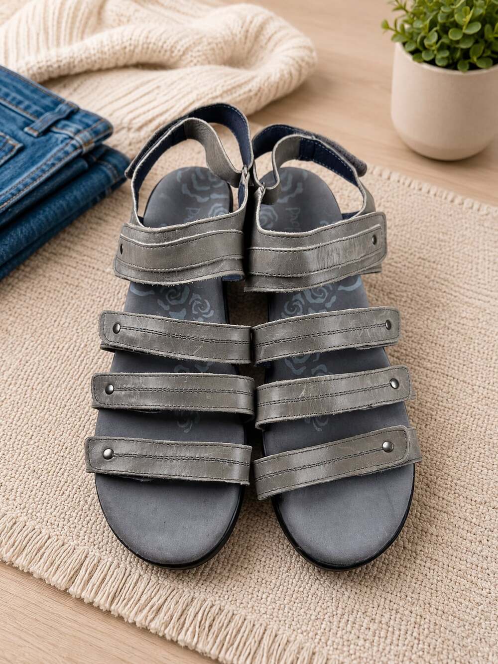 Propet Aurora Women’s Gray Leather Strappy Comfort Sandals Size 9 M Hook Loop